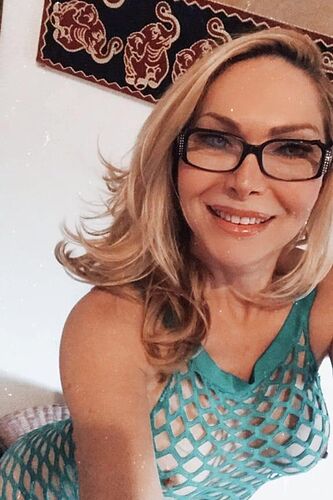 ELENA MILF